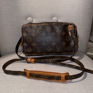 Vintage Louis Vuitton Monogram Pochette Marly Bandouliere